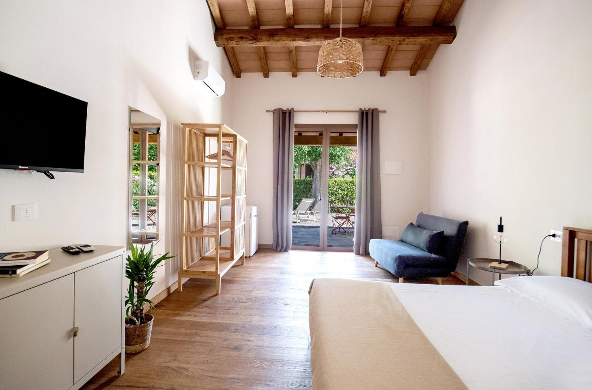 Agriturismo La Sassicaia カスティリオーネ・デッラ・ペスカーイア エクステリア 写真